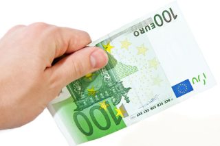 100 euros